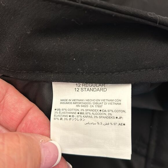 Old Navy black plus court regular cropped pants Size 12 New - Picture 9 of 10